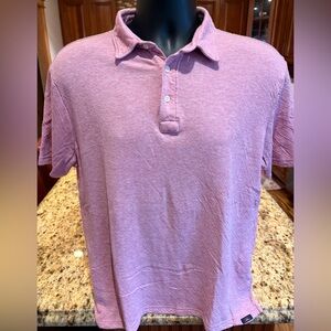 Faherty men’s Polo. Sharp pink heather with logo. Medium